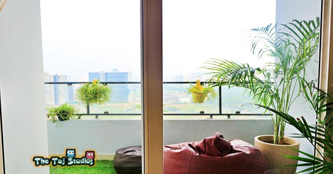 Ghumloo/com Apartment Ghaziabad